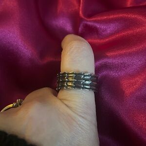 Size 7 Nanamerican Ring. Dragon Scale Band